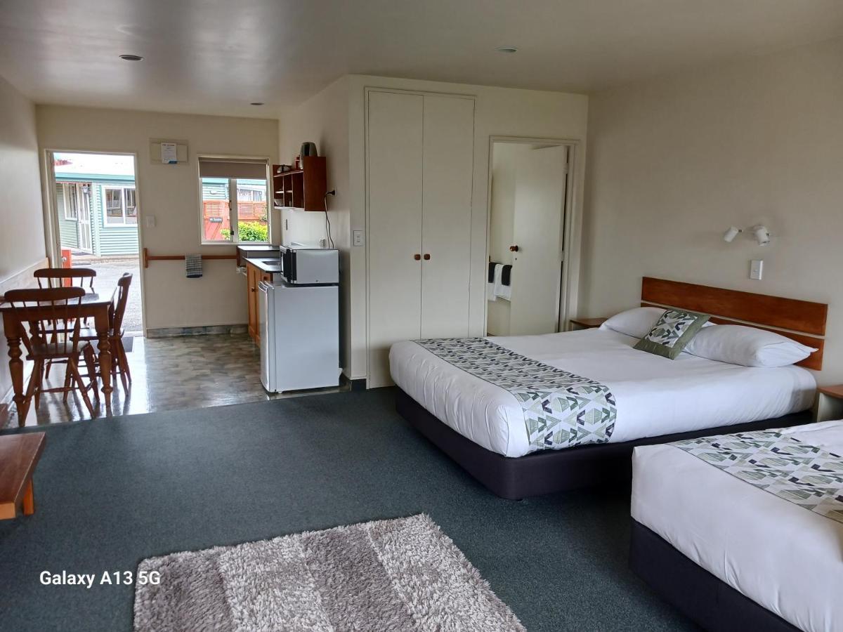 Anatoki Lodge Motel Takaka Exterior photo