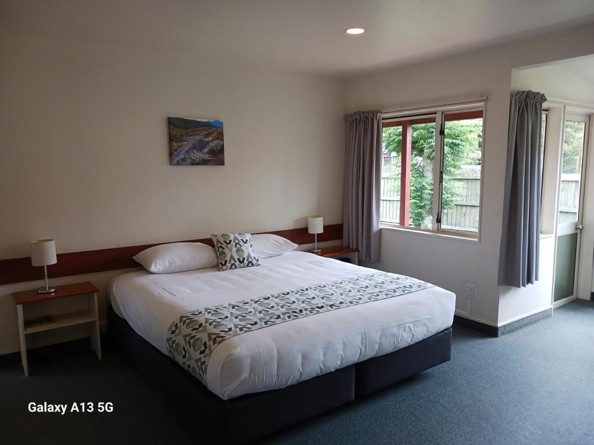 Anatoki Lodge Motel Takaka Exterior photo
