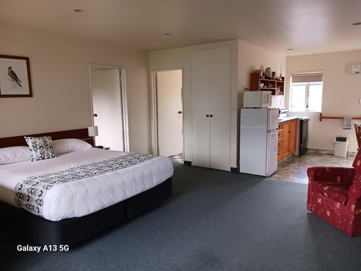 Anatoki Lodge Motel Takaka Exterior photo